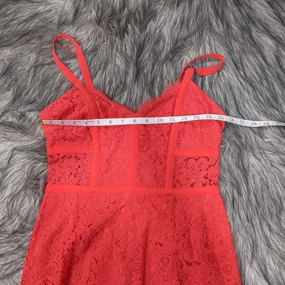 ❤️SOLD❤️NWT Express lacy sheath midi dress - Picture 6 of 9